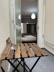 Postel nebo postele na pokoji v ubytování F7 Room 1, Private Double room with private bathroom in shared Flat