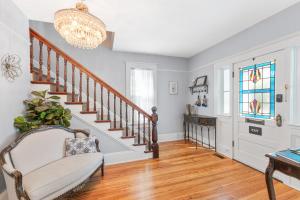 TV a/nebo společenská místnost v ubytování The Starling History and Charm Awaits