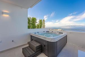 Galeriebild der Unterkunft Luxury triplex + pool, jacuzzi - SissiPark Azul in Acantilado de los Gigantes + 23 Fotos