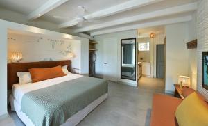 Кровать или кровати в номере Veranda Grand Baie Hotel & Spa
