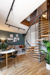 Φωτογραφία από το άλμπουμ του TurnKey I Republic Square Apartments στην Πράγα