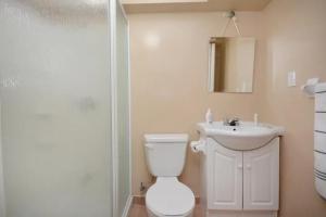 Φωτογραφία από το άλμπουμ του Riz Khan Peaceful Mississauga Home σε Μισισάουγκα