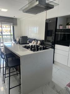 Cucina o angolo cottura di Coin Confort 2 chambres de luxe avec piscine