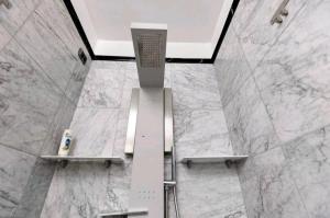 A bathroom at Residenza Tosca