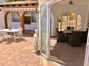 Gallery image of MIRAMAR in Cumbre del Sol +21 photos