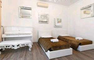 A seating area at Residenza Tosca