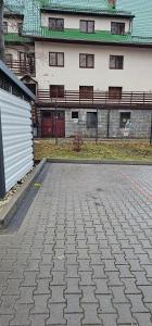Budova, v ktorej sa apartmán nachádza
