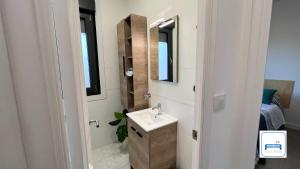 Ένα μπάνιο στο Amplia casa de 9 hab, Cabral. +78 φωτογραφίες