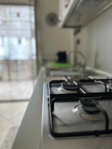 A kitchen or kitchenette at Elly’s House