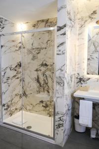 Vannituba majutusasutuses Stendhal Luxury Suites