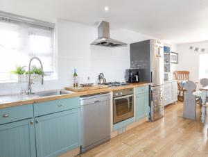 Η κουζίνα ή μικρή κουζίνα στο Bron Gadair