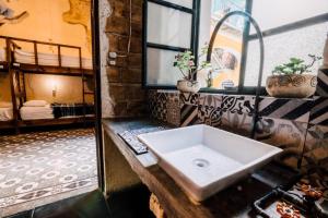 Koupelna v ubytování Casa Veeyuu + 37 fotografií