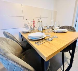 Gambar di galeri bagi Homely - modern - für 4 - Boxspringbetten - Internet di Philippsburg +3 gambar