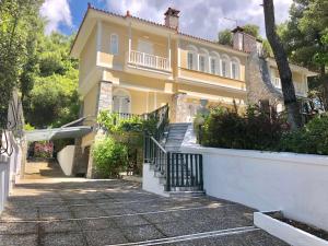 a peaceful house that best for yoga