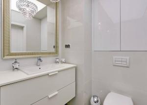 Ένα μπάνιο στο Exclusive Apartment Motlawa River Oldtown +4 φωτογραφίες