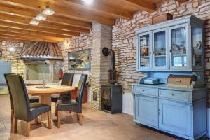 Kuchyňa alebo kuchynka v ubytovaní Villa Donatella