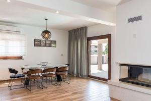 Bilde i galleriet til Villa mit privatem Pool, WLAN, Klima und Bäder en suite i Pula