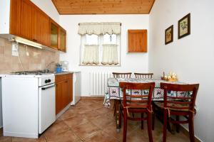 Fotografie z fotogalerie ubytování Günstige Ferienwohnung 500 Meter zum Strand v destinaci Pomer + 7 fotografií