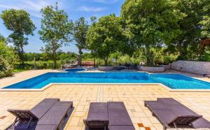 Fotografie z fotogalerie ubytování Appartement mit großem Pool, Volleyballfeld, Tischtennis und Tischfußball v destinaci Valtura