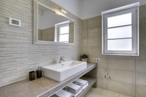Kúpeľňa v ubytovaní Schöne Finca mit privatem Pool, Klima, WLAN, Terrasse, Grill