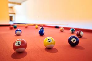 Fotografie z fotogalerie ubytování Top-Villa mit großem Pool, Billard, Kicker, Darts v destinaci Kaštel