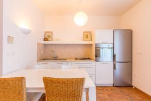 Fotografie z fotogalerie ubytování Appartement mit Meerblick, Terrasse, Klima, WLAN, Parkplatz und nur knapp 900 Meter vom kristallklaren Meer entfernt v destinaci Ližnjan