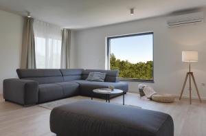 Fotografie z fotogalerie ubytování Villa mit privatem Pool, WLAN, 4 Klimas und tollem BBQ-Bereich v destinaci Loborika