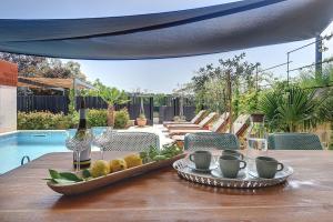 Bazén v ubytovaní Luxusvilla in Pula mit privatem Pool, Tischtennis, BBQ, WLAN alebo v jeho blízkosti