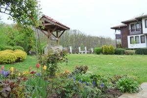 Gallery image of Ethnographic Complex Chiflika in Pismenovo