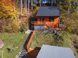 an overhead view of a log cabin in the woods at Lesná chata Liptov in Ružomberok