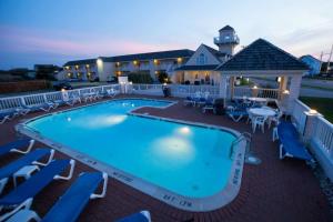 einen Pool im Gasthof auf dem Bluff Resort in der Unterkunft Hatteras Island Inn in Buxton