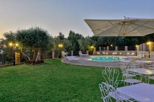 Πισίνα στο ή κοντά στο Villa Elaia