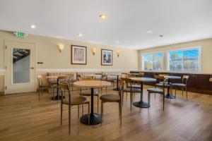 Posezení v ubytování Marin Suites Hotel