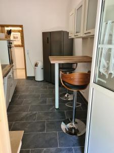 Kuchyň nebo kuchyňský kout v ubytování NEU! Ferienwohnung in Mücheln mit Balkon