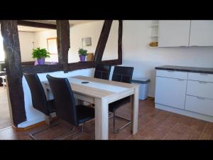 Imagen de la galería de NEU FeWo Oels Witzenhausen mit Balkon, en Witzenhausen 12 fotos más