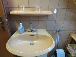Koupelna v ubytování NEU! Ferienwohnung Süd + 12 fotografií