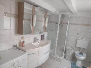 Ένα μπάνιο στο NEU! Haus am Schifferstieg +33 φωτογραφίες
