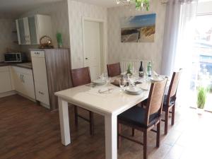 Kuchyň nebo kuchyňský kout v ubytování NEU! Landhaus Lüttje Nüst