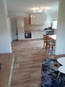 Fotografie z fotogalerie ubytování Ferienwohnung Nr 2 am Hambach v destinaci Falkenbach