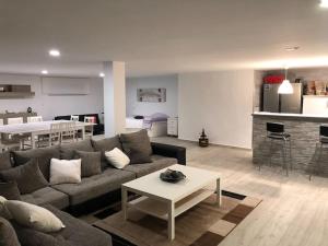 Posezení v ubytování El Encinar de Carol