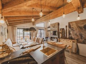 Część wypoczynkowa w obiekcie Green Garden Lodge B1