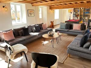 Fotografia z galérie ubytovania Luxe et sérénité : jacuzzi, sauna, piscine chauffée, home-cinéma et plus près du Mans - FR-1-410-396 v destinácii Yvré-lʼÉvêque