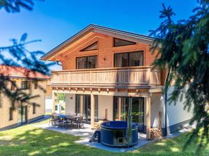 صورة لـ Chalet Arber in St Englmar with its own HotTube في سانكت انجلمار