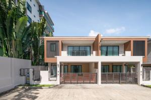 Budova, kde se prázdninový dům nachází