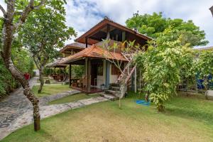 Ketut Losmen Bungalows Lembongan外面的花园