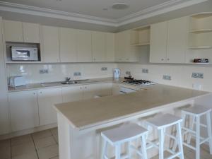 A kitchen or kitchenette at Sussex Shores