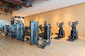 Fitness centrum a/nebo fitness zařízení v ubytování Studio with private beach access at Palm Jumeirah