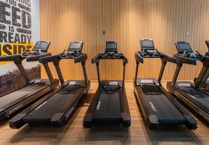 Fitness centrum a/nebo fitness zařízení v ubytování Studio with private beach access at Palm Jumeirah