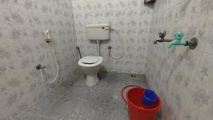 Un baño de Hotel Greenland 15 fotos más