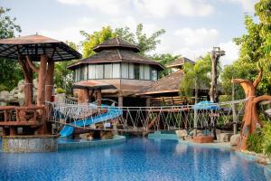 Bazén v ubytování Tamnanpar Resort nebo v jeho okolí